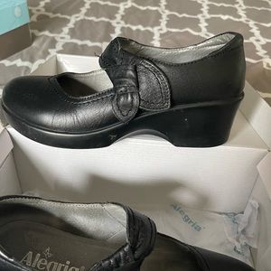 Algeria Ella size 8-8.5.